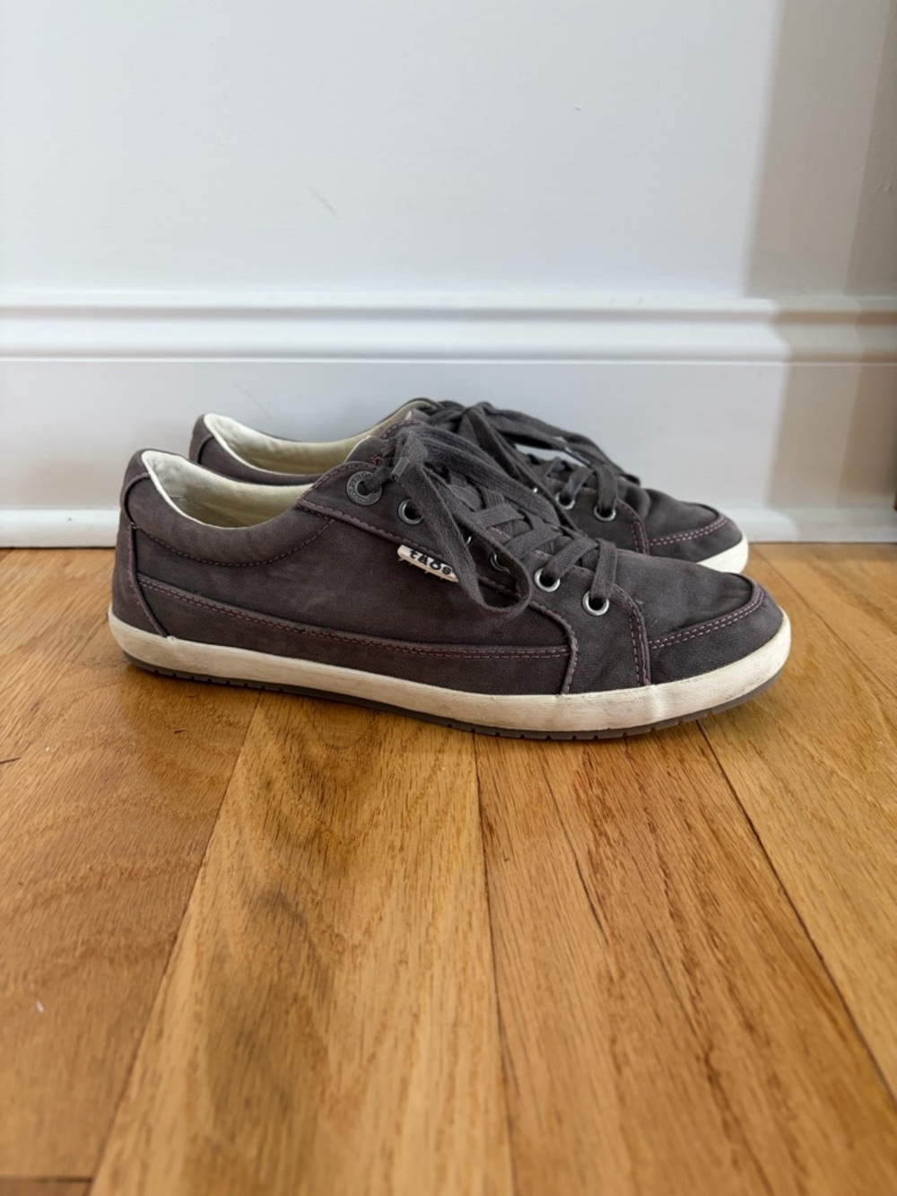 Taos Canvas Sneakers Women’s Brown Lace Up Comfort Shoes
